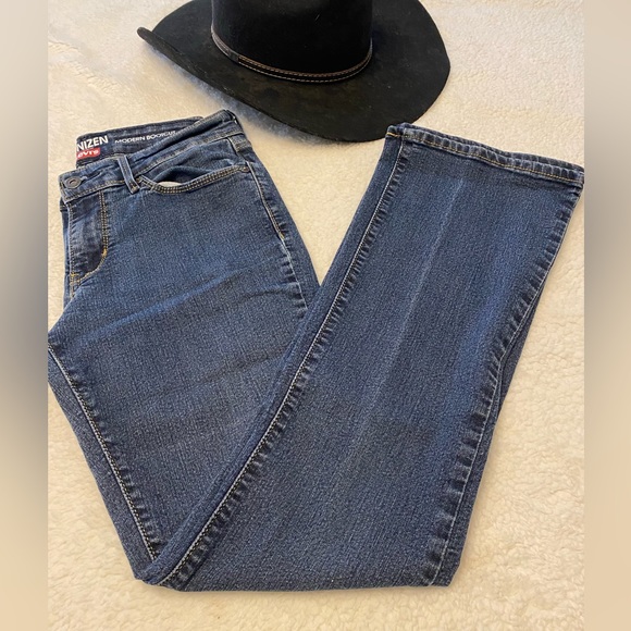 LEVI’S MODERN BOOTCUT JEAN. - Picture 1 of 15